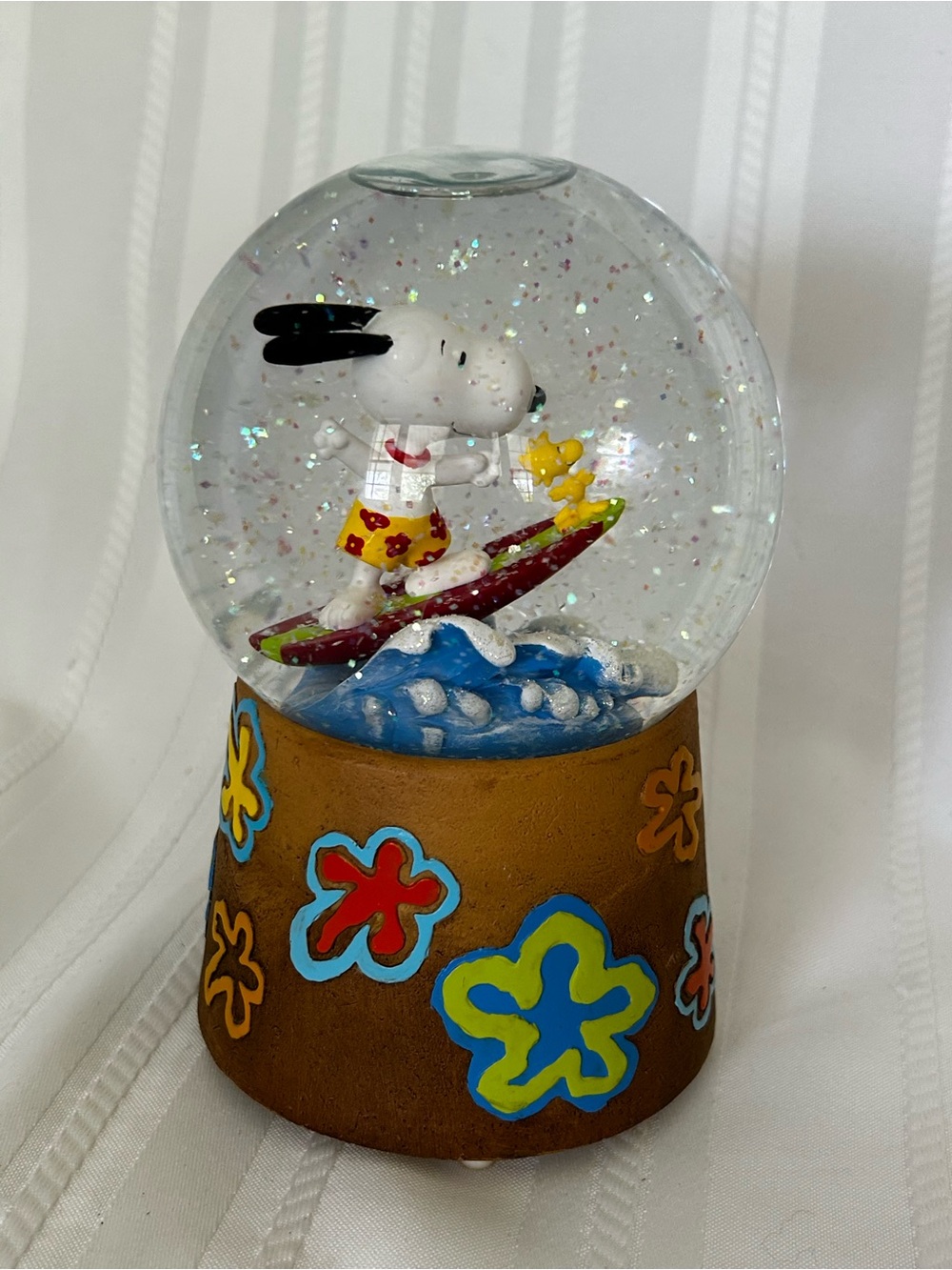 Vintage Westland Peanuts Snoopy & Woodstock Surfing Snow Globe Floral Red Blue